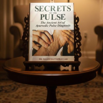 Secrets of the Pulse: The Ancient Art of Ayurvedic Pulse Diagnosis (paperback)